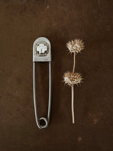 Load image into Gallery viewer, Vintage Style Laundry Pin with Cross
