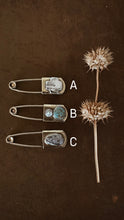 Load image into Gallery viewer, Mini Vintage Style Laundry Pin