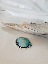 Load image into Gallery viewer, Old Stock Turquoise Floral ring in Sterling Silver