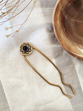 Red Brass Hair Fork - Onyx