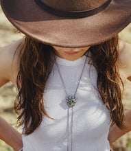 Load image into Gallery viewer, Sterling Silver Snake Chain Bolo with Aloe Variscite